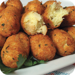 Brazilian-–-Bolinhos-de-Bacalhau